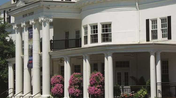 Boone Tavern Hotel Exterior