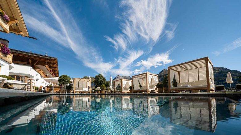 <b>Burg Vital Hotel Pool</b>. Images powered by <a href="https://iceportal.shijigroup.com/" title="IcePortal" target="_blank">IcePortal</a>.