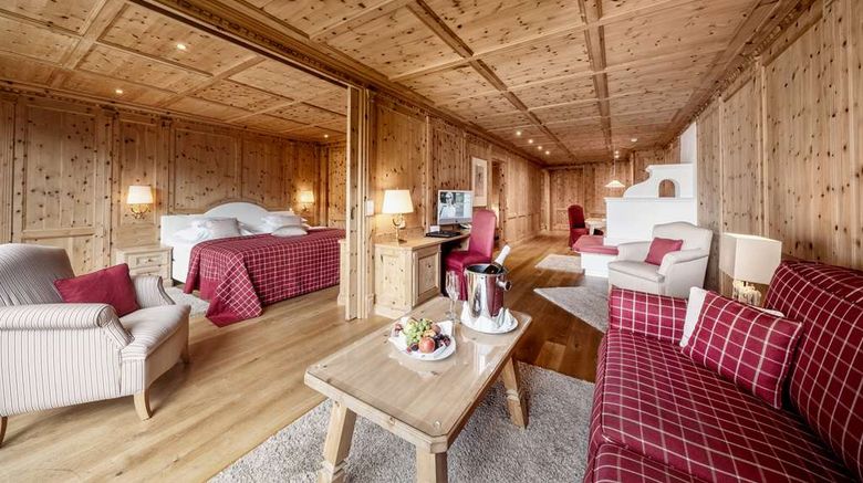 <b>Burg Vital Hotel Suite</b>. Images powered by <a href="https://iceportal.shijigroup.com/" title="IcePortal" target="_blank">IcePortal</a>.