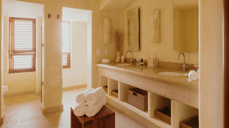 <b>Cala de Mar Resort & Spa Ixtapa Room</b>. Images powered by <a href="https://iceportal.shijigroup.com/" title="IcePortal" target="_blank">IcePortal</a>.