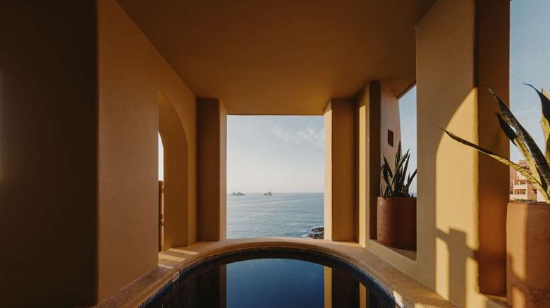 <b>Cala de Mar Resort & Spa Ixtapa Pool</b>. Images powered by <a href="https://iceportal.shijigroup.com/" title="IcePortal" target="_blank">IcePortal</a>.