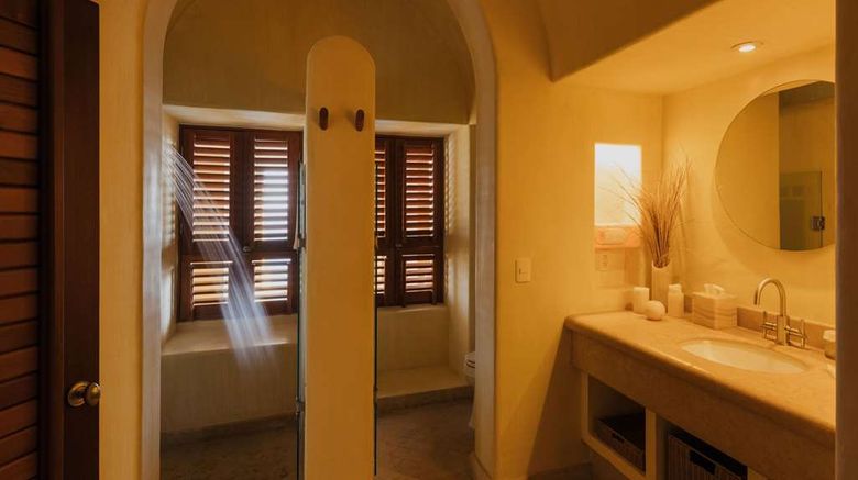 <b>Cala de Mar Resort & Spa Ixtapa Room</b>. Images powered by <a href="https://iceportal.shijigroup.com/" title="IcePortal" target="_blank">IcePortal</a>.