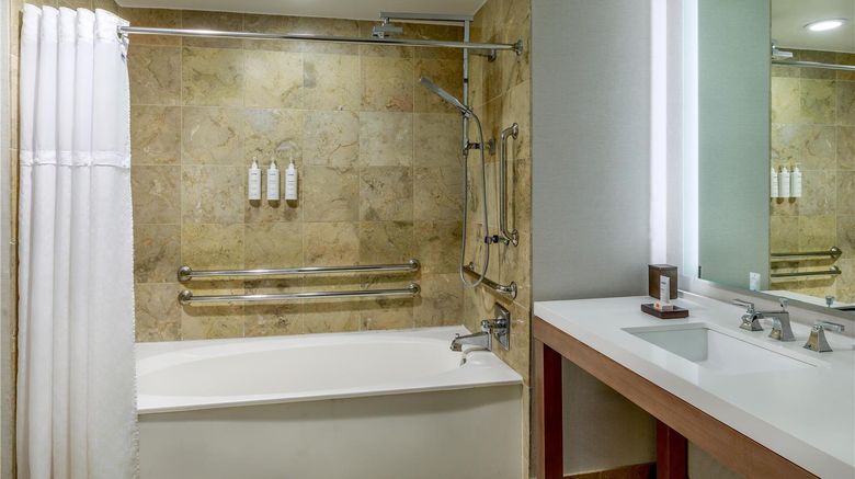 <b>Chateau Elan Winery & Resort Room</b>. Images powered by <a href="https://iceportal.shijigroup.com/" title="IcePortal" target="_blank">IcePortal</a>.