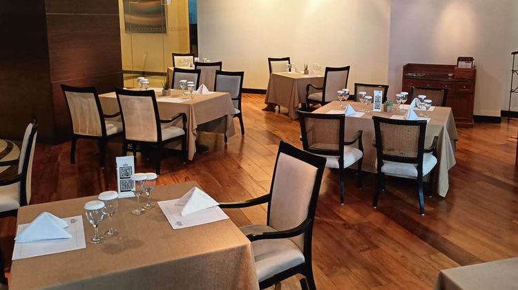 Discovery Suites Manila Restaurant