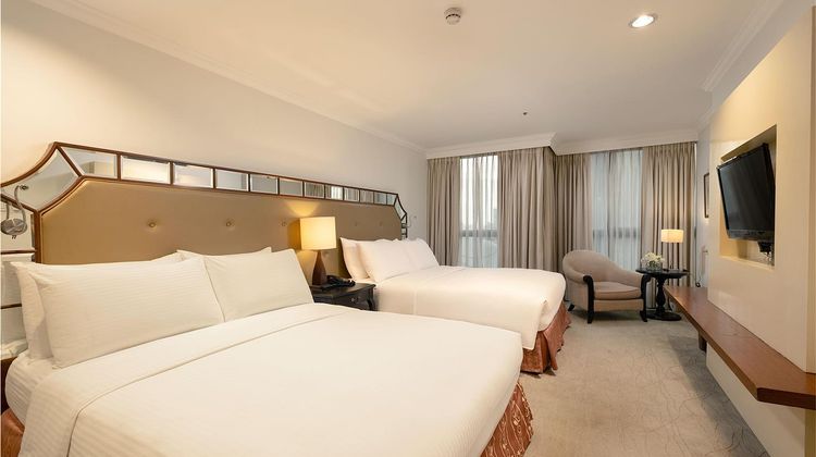 Discovery Suites Manila Suite