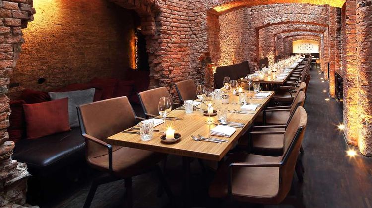 east Hotel Restaurant