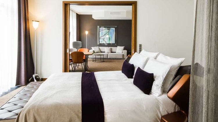 east Hotel Suite