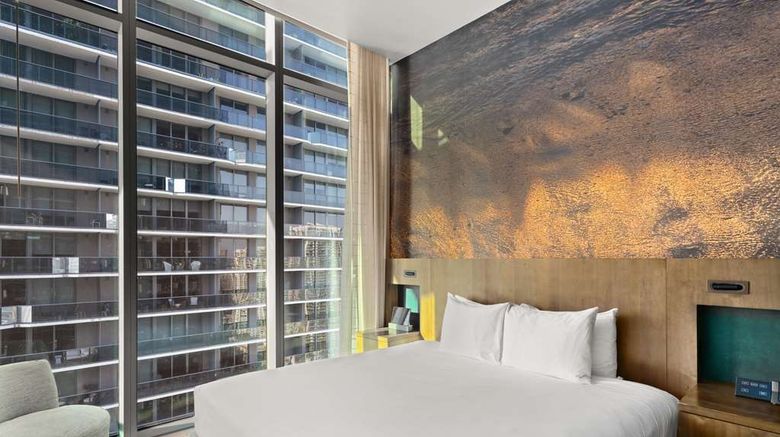<b>EAST Miami Suite</b>. Images powered by <a href="https://iceportal.shijigroup.com/" title="IcePortal" target="_blank">IcePortal</a>.