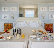 Excelsior Palace Hotel Room