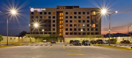 Hotel Galeria Plaza Irapuato Exterior