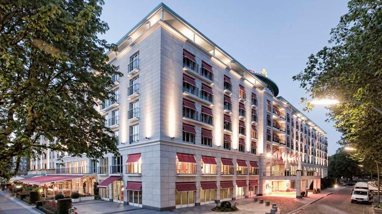 <b>Grand Elysee Hotel Hamburg Exterior</b>. Images powered by <a href="https://iceportal.shijigroup.com/" title="IcePortal" target="_blank">IcePortal</a>.