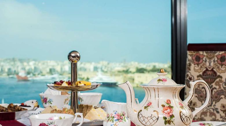 <b>Grand Hotel Excelsior Restaurant</b>. Images powered by <a href="https://iceportal.shijigroup.com/" title="IcePortal" target="_blank">IcePortal</a>.