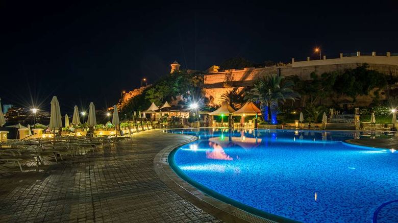 <b>Grand Hotel Excelsior Pool</b>. Images powered by <a href="https://iceportal.shijigroup.com/" title="IcePortal" target="_blank">IcePortal</a>.
