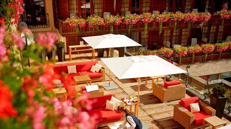 <b>Grand Hotel Zermatterhof Restaurant</b>. Images powered by <a href="https://iceportal.shijigroup.com/" title="IcePortal" target="_blank">IcePortal</a>.