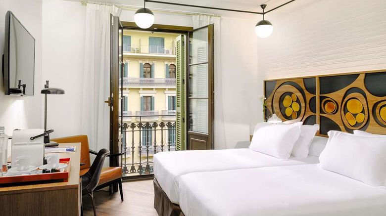 <b>H10 Metropolitan Room</b>. Images powered by <a href=https://www.travelagewest.com/Hotels/Barcelona/