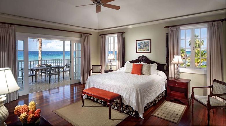 <b>Half Moon Room</b>. Images powered by <a href="https://iceportal.shijigroup.com/" title="IcePortal" target="_blank">IcePortal</a>.