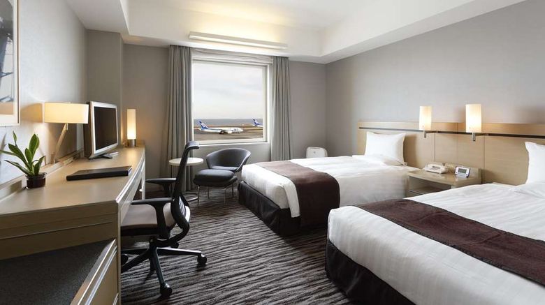 <b>Haneda Excel Hotel Tokyu Restaurant</b>. Images powered by <a href="https://iceportal.shijigroup.com/" title="IcePortal" target="_blank">IcePortal</a>.