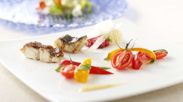 <b>Haneda Excel Hotel Tokyu Restaurant</b>. Images powered by <a href="https://iceportal.shijigroup.com/" title="IcePortal" target="_blank">IcePortal</a>.