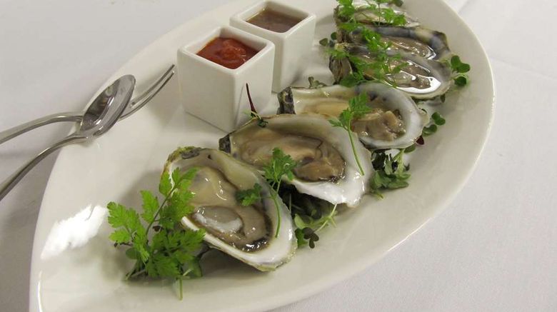 <b>Hanover Inn Dartmouth Restaurant</b>. Images powered by <a href="https://iceportal.shijigroup.com/" title="IcePortal" target="_blank">IcePortal</a>.