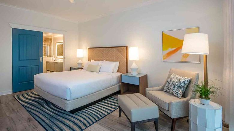 <b>Hawks Cay Resort Room</b>. Images powered by <a href="https://iceportal.shijigroup.com/" title="IcePortal" target="_blank">IcePortal</a>.