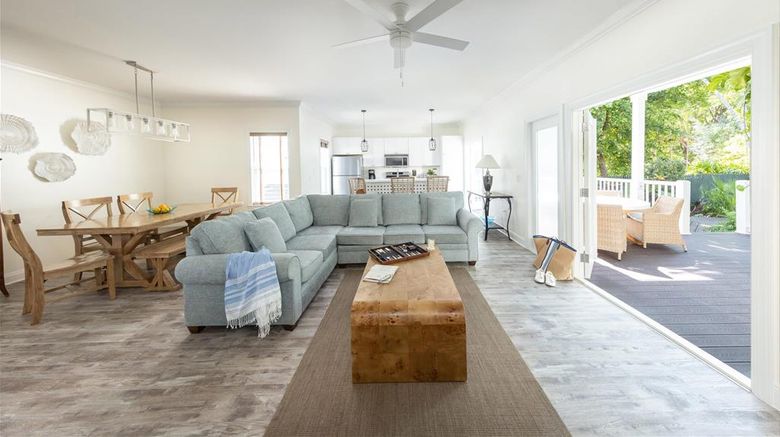 <b>Hawks Cay Resort Suite</b>. Images powered by <a href="https://iceportal.shijigroup.com/" title="IcePortal" target="_blank">IcePortal</a>.