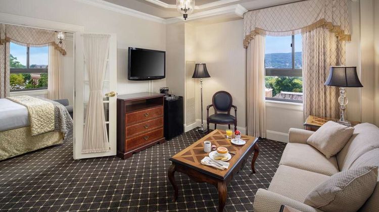 Historic Hotel Bethlehem Suite
