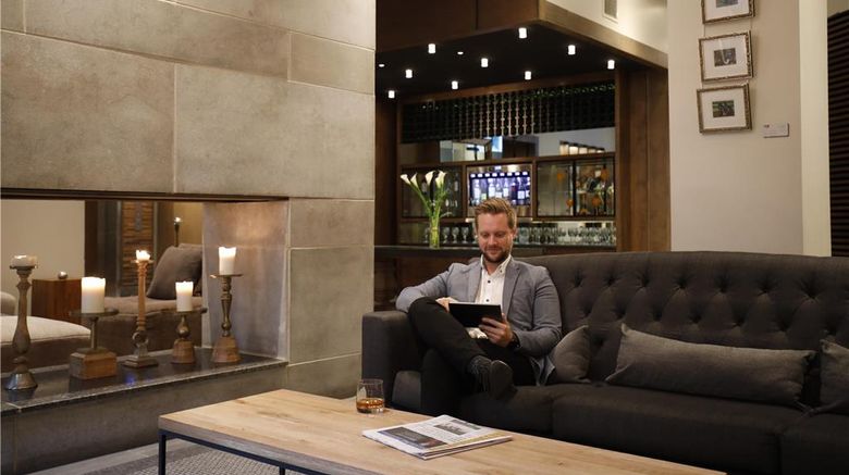 <b>HOTEL 71 Lobby</b>. Images powered by <a href="https://iceportal.shijigroup.com/" title="IcePortal" target="_blank">IcePortal</a>.
