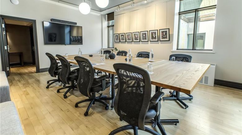 <b>HOTEL 71 Meeting</b>. Images powered by <a href="https://iceportal.shijigroup.com/" title="IcePortal" target="_blank">IcePortal</a>.