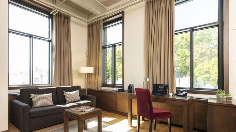 HOTEL 71 Suite