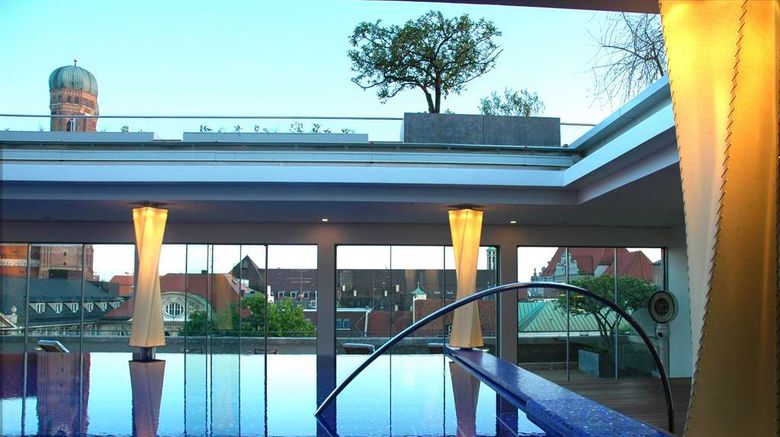<b>Hotel Bayerischer Hof Pool</b>. Images powered by <a href="https://iceportal.shijigroup.com/" title="IcePortal" target="_blank">IcePortal</a>.