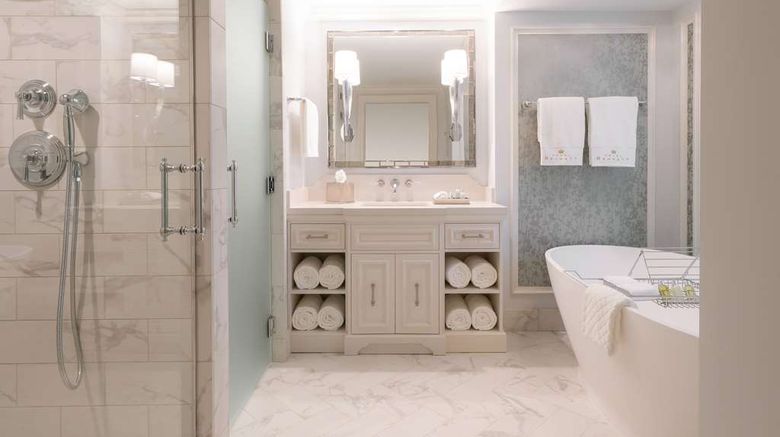 <b>Hotel Bennett Room</b>. Images powered by <a href="https://iceportal.shijigroup.com/" title="IcePortal" target="_blank">IcePortal</a>.