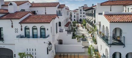 Hotel Californian Exterior