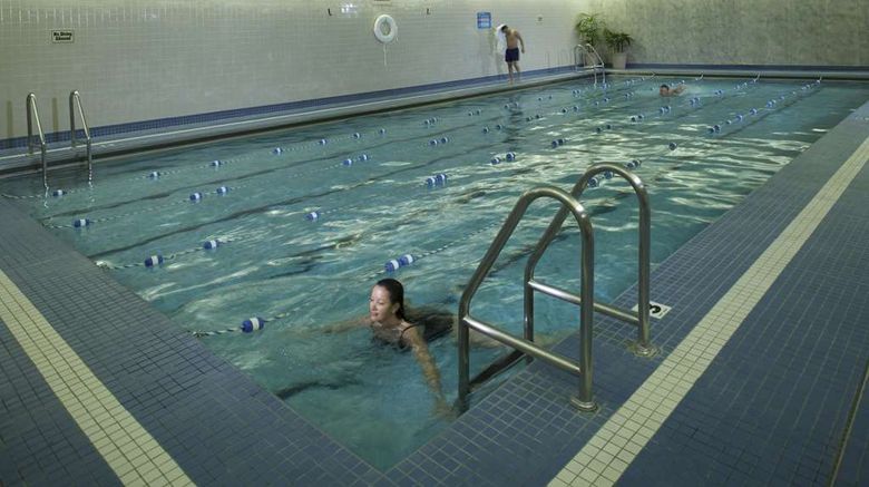 <b>Hotel Captain Cook Pool</b>. Images powered by <a href="https://iceportal.shijigroup.com/" title="IcePortal" target="_blank">IcePortal</a>.