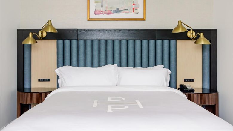 <b>HOTEL DU PONT Suite</b>. Images powered by <a href="https://iceportal.shijigroup.com/" title="IcePortal" target="_blank">IcePortal</a>.