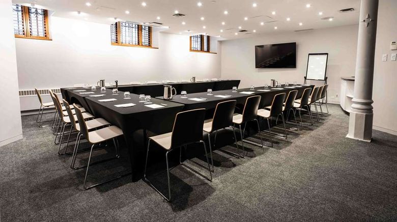 <b>Hotel Gault Meeting</b>. Images powered by <a href="https://iceportal.shijigroup.com/" title="IcePortal" target="_blank">IcePortal</a>.