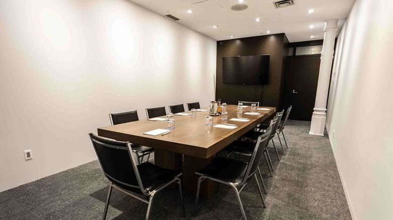 <b>Hotel Gault Meeting</b>. Images powered by <a href="https://iceportal.shijigroup.com/" title="IcePortal" target="_blank">IcePortal</a>.