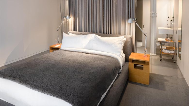 <b>Hotel Gault Room</b>. Images powered by <a href="https://iceportal.shijigroup.com/" title="IcePortal" target="_blank">IcePortal</a>.