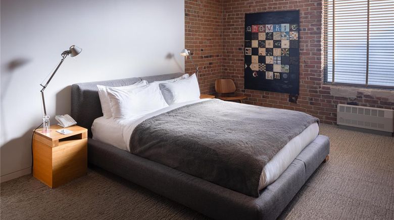 <b>Hotel Gault Suite</b>. Images powered by <a href="https://iceportal.shijigroup.com/" title="IcePortal" target="_blank">IcePortal</a>.