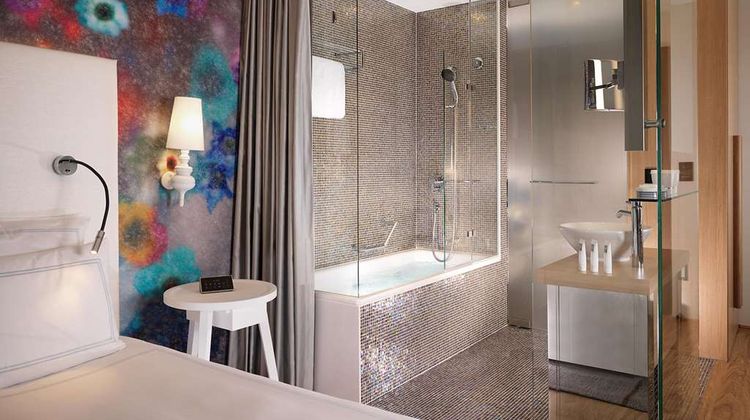 Hotel Metropole Geneva Room