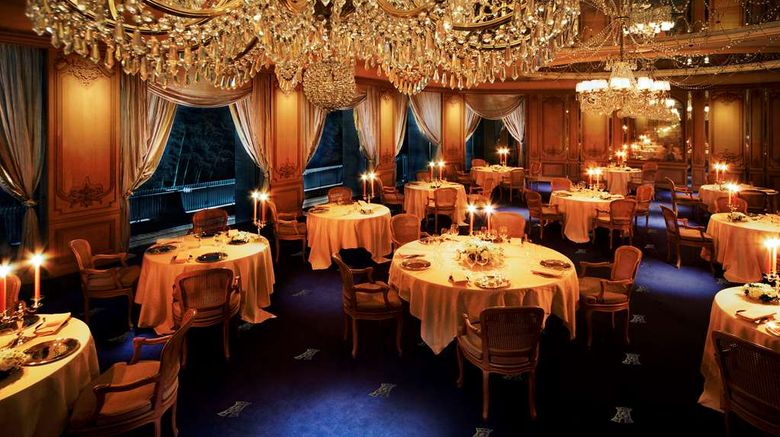 <b>Hotel New Otani Tokyo - the Main Restaurant</b>. Images powered by <a href="https://iceportal.shijigroup.com/" title="IcePortal" target="_blank">IcePortal</a>.
