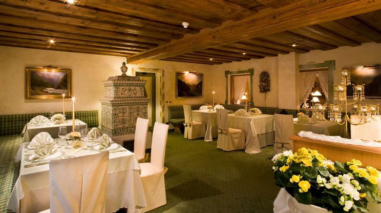 <b>Hotel Sassongher Restaurant</b>. Images powered by <a href="https://iceportal.shijigroup.com/" title="IcePortal" target="_blank">IcePortal</a>.