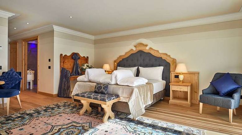 <b>Hotel Sassongher Room</b>. Images powered by <a href="https://iceportal.shijigroup.com/" title="IcePortal" target="_blank">IcePortal</a>.
