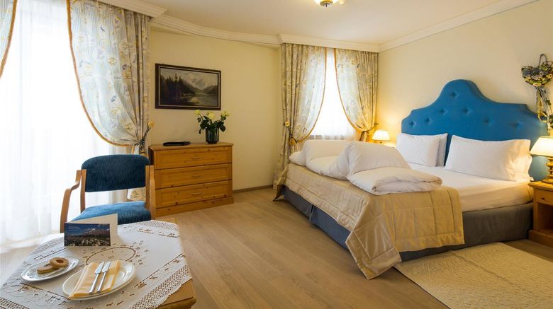 <b>Hotel Sassongher Room</b>. Images powered by <a href="https://iceportal.shijigroup.com/" title="IcePortal" target="_blank">IcePortal</a>.