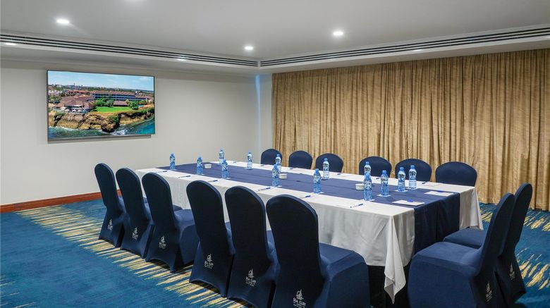 <b>Sea Cliff Court Apartments Meeting</b>. Images powered by <a href="https://iceportal.shijigroup.com/" title="IcePortal" target="_blank">IcePortal</a>.