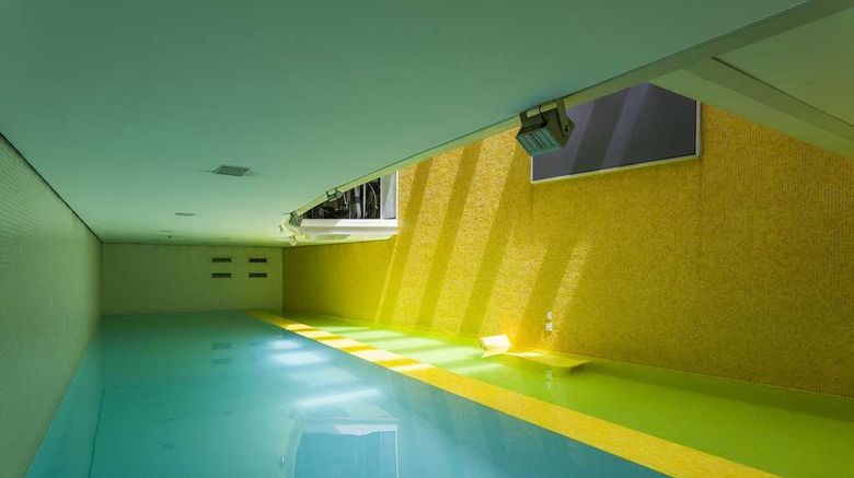 <b>Hotel Unique Pool</b>. Images powered by <a href="https://iceportal.shijigroup.com/" title="IcePortal" target="_blank">IcePortal</a>.