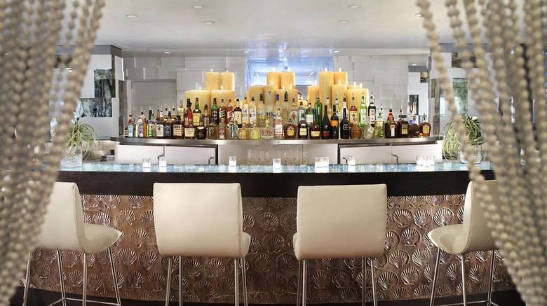 <b>The Huntley Hotel Santa Monica Beach Restaurant</b>. Images powered by <a href="https://iceportal.shijigroup.com/" title="IcePortal" target="_blank">IcePortal</a>.