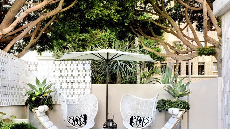 The Huntley Hotel Santa Monica Beach Restaurant