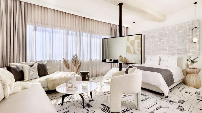 <b>The Huntley Hotel Santa Monica Beach Room</b>. Images powered by <a href="https://iceportal.shijigroup.com/" title="IcePortal" target="_blank">IcePortal</a>.