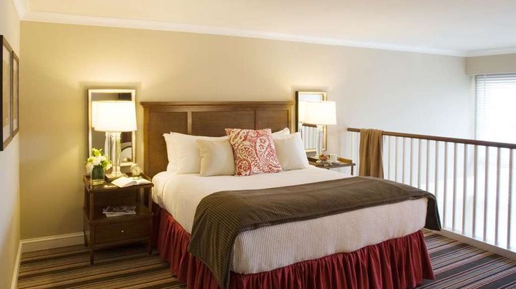 Inn by the Sea Room