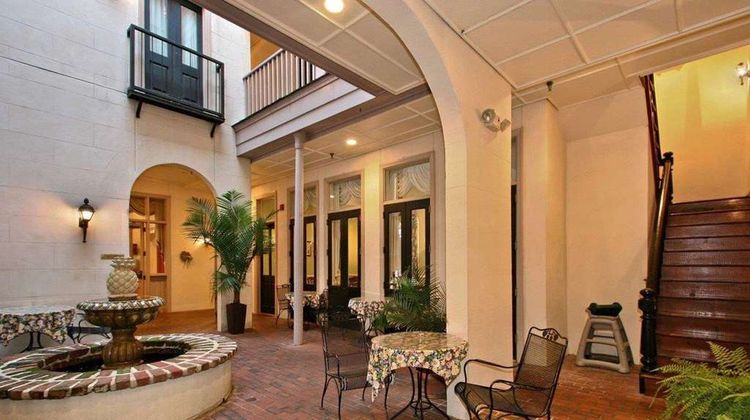 Kings Courtyard Inn Lobby